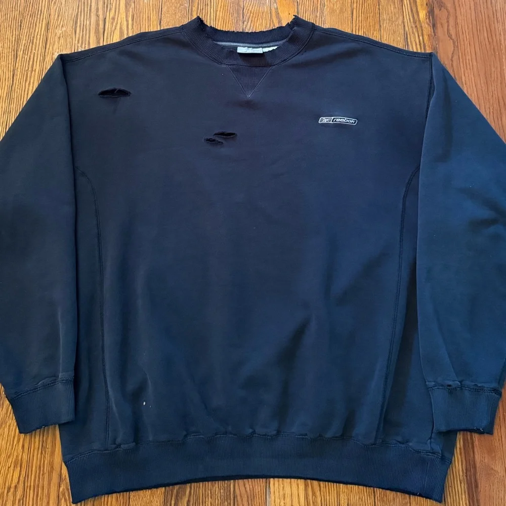 Y2K Distressed Reebok Vintage Crewneck Sweater - Picture 1 of 13